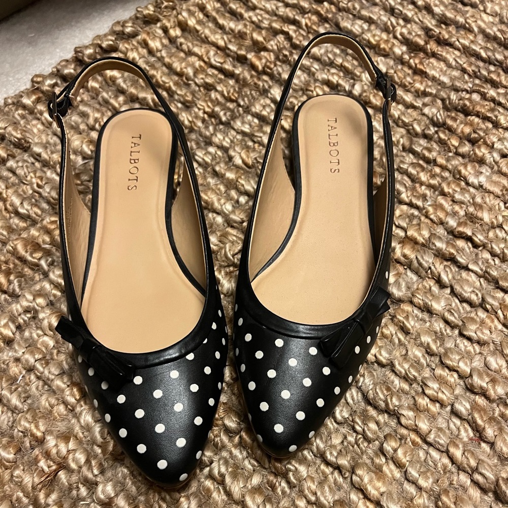 New polka dot Talbots flats size 9